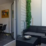 Lake Home אנסי