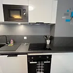 Lake Home אנסי