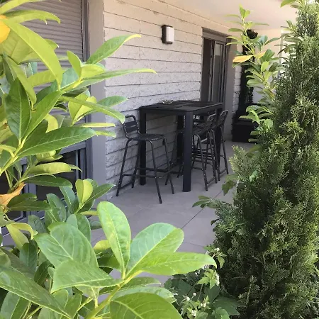 Apartment Lake Home *