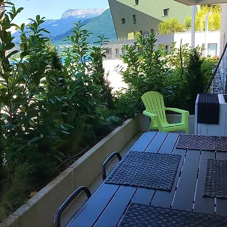 Apartment Lake Home *