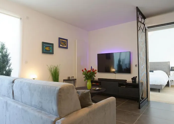 Apartment Lake Home